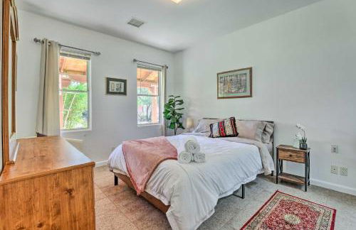 Cozy and Relaxing Eloy Apartment with Pool Access - Foto 12