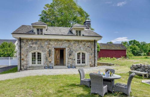 French Château Near Beaches, Mystic and Casinos! - Foto 1