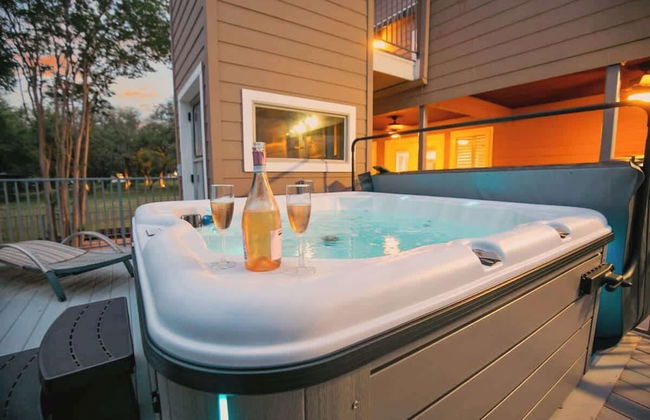 Luxury on Lake LBJ With Hot Tub Firepit & Boat Slip - Foto 35