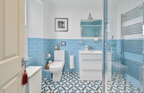 The Town House at Muntham- Luxury Holiday Home with Hot Tub - Photo 26