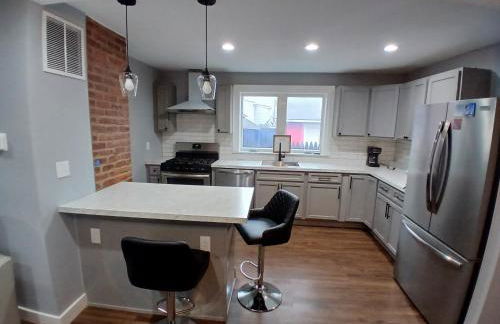 Monthly Stays - 2BR Apt in Bloomfield - 8 Min Walk from NJ Transit - Foto 3