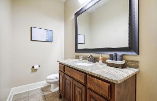 Lakefront Mansion with Pool and Cinema - Foto 26