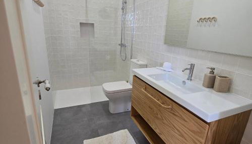 Ficus Suites - Photo 5, Shower