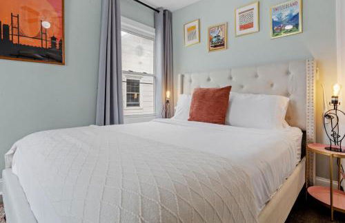 Beautifully Renovated 6BR 2BA 2 Blocks to Beach - Foto 50