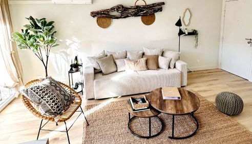 Modern 1 Bdr + Balcony + Free Parking + AC + Pool - Foto 2