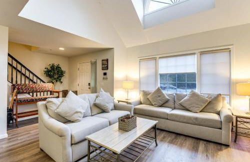 Elevator In-Unit 3-Story Condo Only 14 Mi to DC! - Foto 12