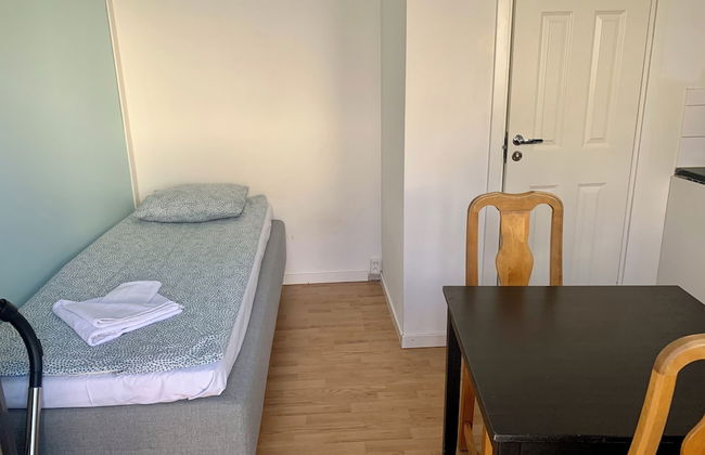 Cozy Small Apartment Just Outside Stockholm - Photo 4