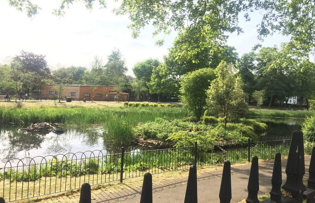 Amazing Riverside Boheme Home in SW London! - Foto 25