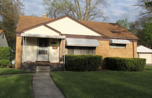 Beautiful, Cozy Stay in Oak Park, Queen Bedroom, Work Setup & Backyard Grill - Foto 5