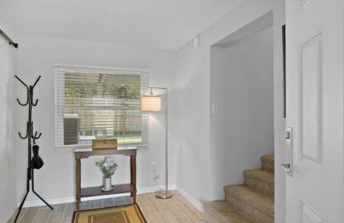 Spacious Retreat Fenced Yard Screened Deck - Photo 10