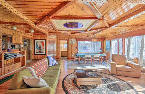 Retro Rhinelander Lake Retreat with Fire Pit! - Foto 5