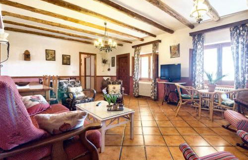 House with Jacuzzi and Mountain Views in Noguericas - Foto 14