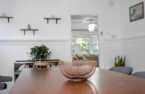 5BR 3BA Family Retreat 2 Blocks from Beach - Foto 56