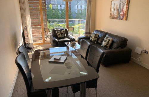 iSTAY APARTMENTS at VIZION - Fully Equipped Modern Serviced Apartments with Balconies, Superfast Broadband, Free Allocated Parking Space, 24h Security, Rooftop Gardens, Located in Central MK - Photo 29
