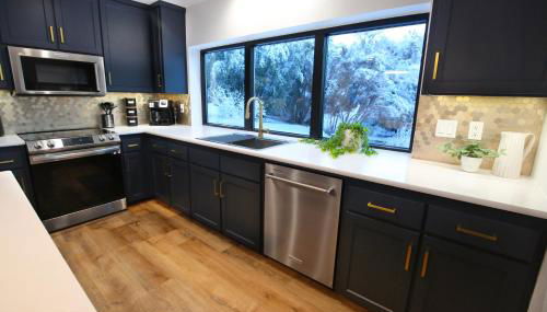 High End A-Frame - Hot Tub - Awesome Views - Yosemite - Electric Vehicle Friendly - Sleeps 10 - Foto 5, stove, dishwasher, pet friendly, minibar