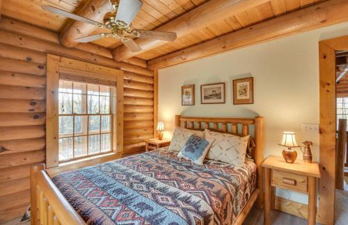 Family Getaway Georgia Cabin with Outdoor Hot Tub - Foto 14