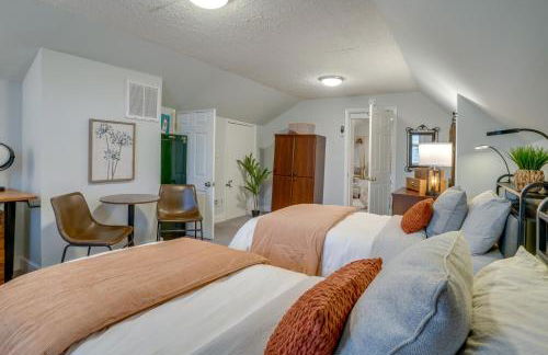 Walk to Beach Historical Fredericksburg Home - Foto 17