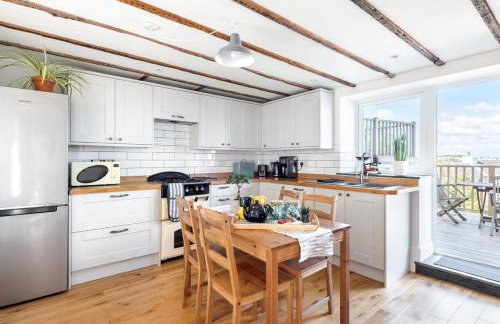 Cosy Fisherman's Cottage with Balcony & Sea Views - Foto 1