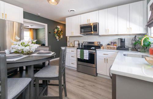 Family friendly & 5-mins to downtown Graham - Foto 4