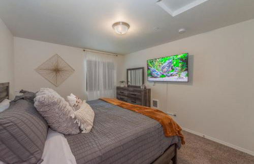 Modern and Stylish KING bed Wifi FREE Parking - Foto 11