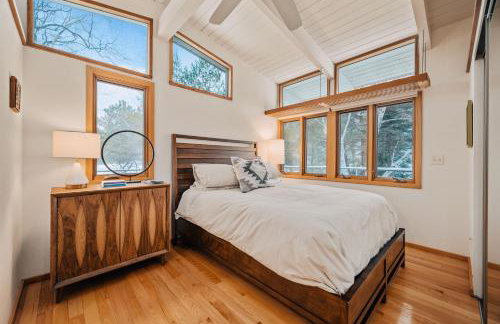 Midcentury home, private beach. large great room - Foto 19