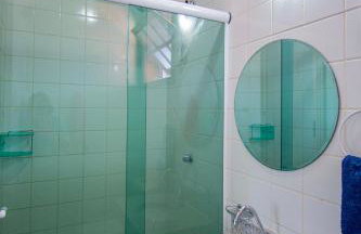 Casa em condomínio com piscina - Foto 25