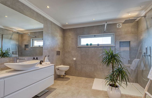 7 Boa Nova Immaculately Presented TWO Storey TOW - Foto 24