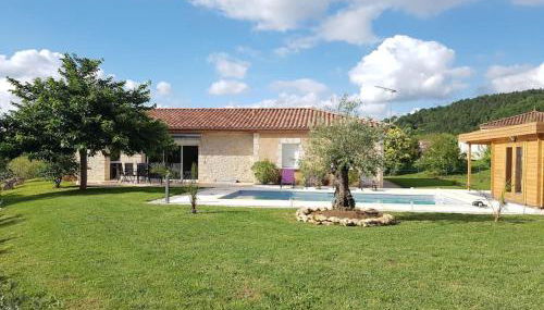 Villa spacieuse 4 chambres Gîte les manoques - Foto 2, Garden, sunbed, Garden view