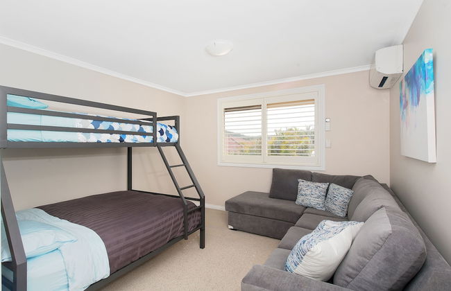 Occy's at Fingal Bay - Photo 4