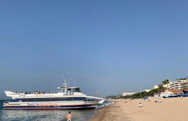 Apartamento en 1ª línea con vistas al mar cerca de Barcelona - Photo 20
