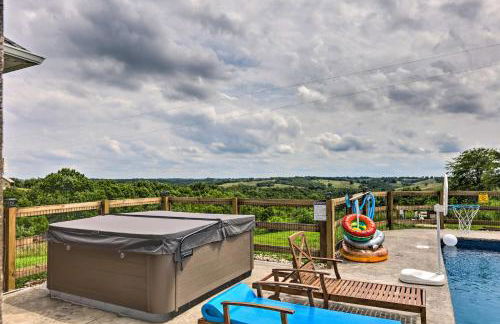 Chic Williamstown Retreat with Pool and Hot Tub! - Foto 33