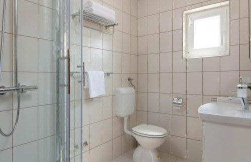 Villa Dubrava Peaceful Getaway in an Olive Grove with Heated Pool - Foto 13