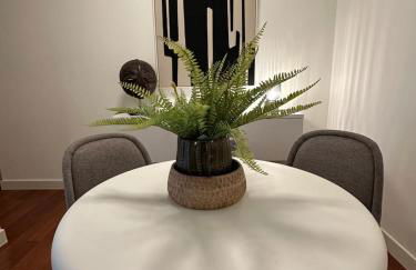 Stylish & Cozy 1BR Steps from Royal Palace | By Airnest - Photo 12