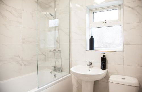 Entire Luxury Home in Old Trafford, next to MUFC - Foto 31