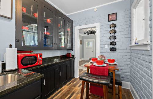 Casa Bella- Chic, Retro Apt- Steps to Historic District! - Foto 9