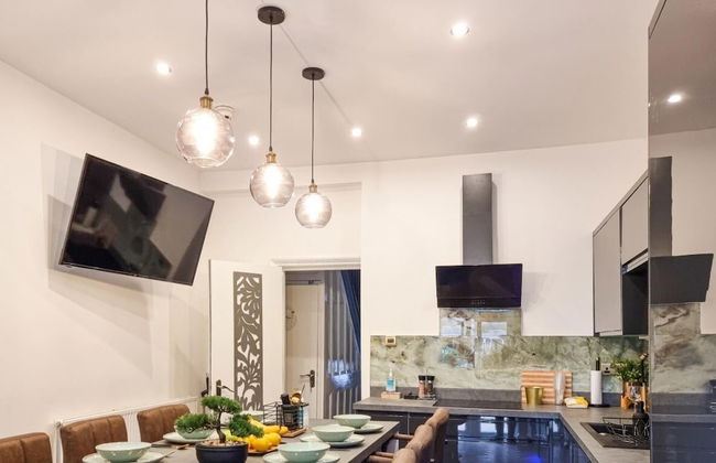 Marvellous 5 bed Perfect for Family or Contractor - Foto 14