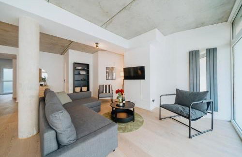 Homely Berlin - Loft, Terrace, Near Ostkreuz I Free parking - Photo 2