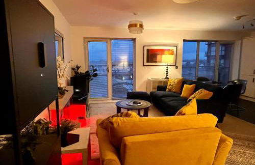 City Centre Chester Waterways Apartment - Photo 4