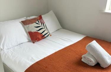 Spacious 4BR House with 2 Bathrooms and 1 WC ideal for Families, Professionals and Relocators near NEC, BHX, HS2 and JLR with Travel Cot, Pets Allowed and Free Parking - The Home Makers Hub - Foto 43