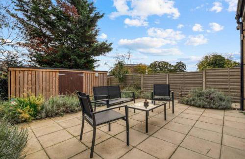 3-Bed, 2-Bath Wembley Apartment with Free Parking - Foto 36