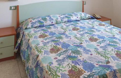 1 Bedroom Amazing Apartment In Ricadi - Foto 12