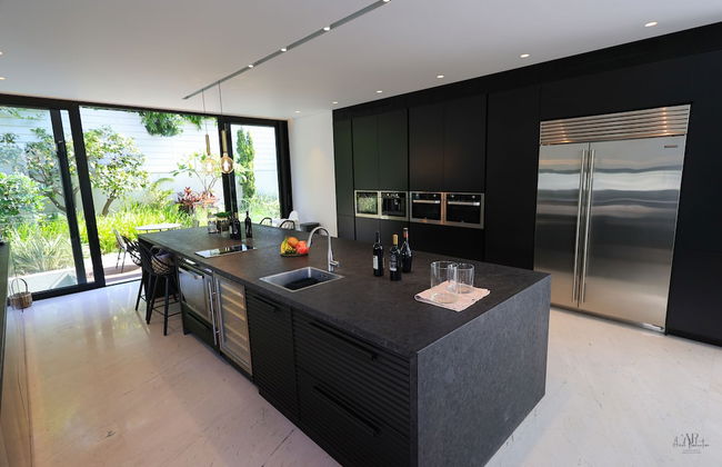 Luxurious Coastal Villa w Pool & Garden - Foto 17