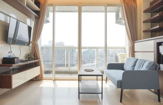 Comfy And Elegant 2Br With Private Lift At Menteng Park Apartment - Photo 14