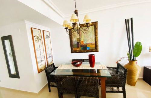 Apartamento en primera línea de playa con piscina y garaje gratuito - Foto 25