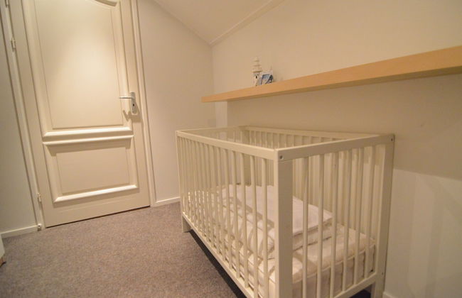 Family Villa w/ Trampoline, Pool - Photo 24