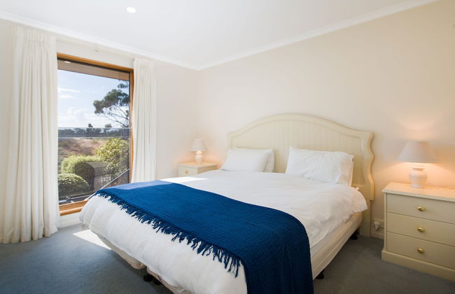 Baudin House - Photo 3