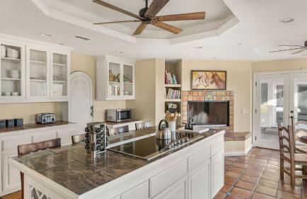 Private Estate w Pool Hot Tub Fire Pit Near Encinitas The Ranch by AvantStay - Foto 19