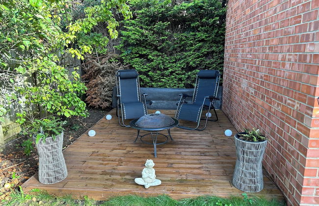 Beautiful Coach House - Photo 26