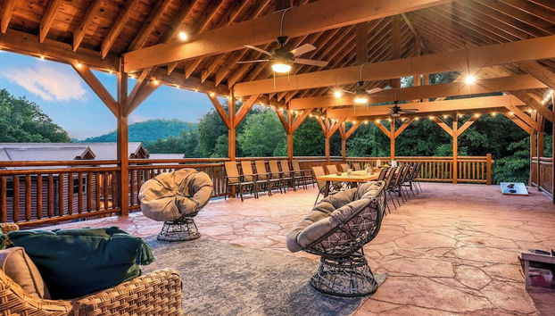 Smokeys Paradise by Avantstay Sleeps 22 + Pool - Foto 3, Interior