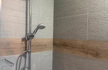 Dépendance au sein d’une villa avec piscine - Foto 10